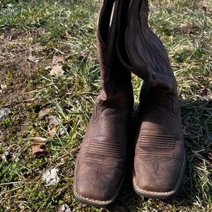 Women’s Ariat boots
